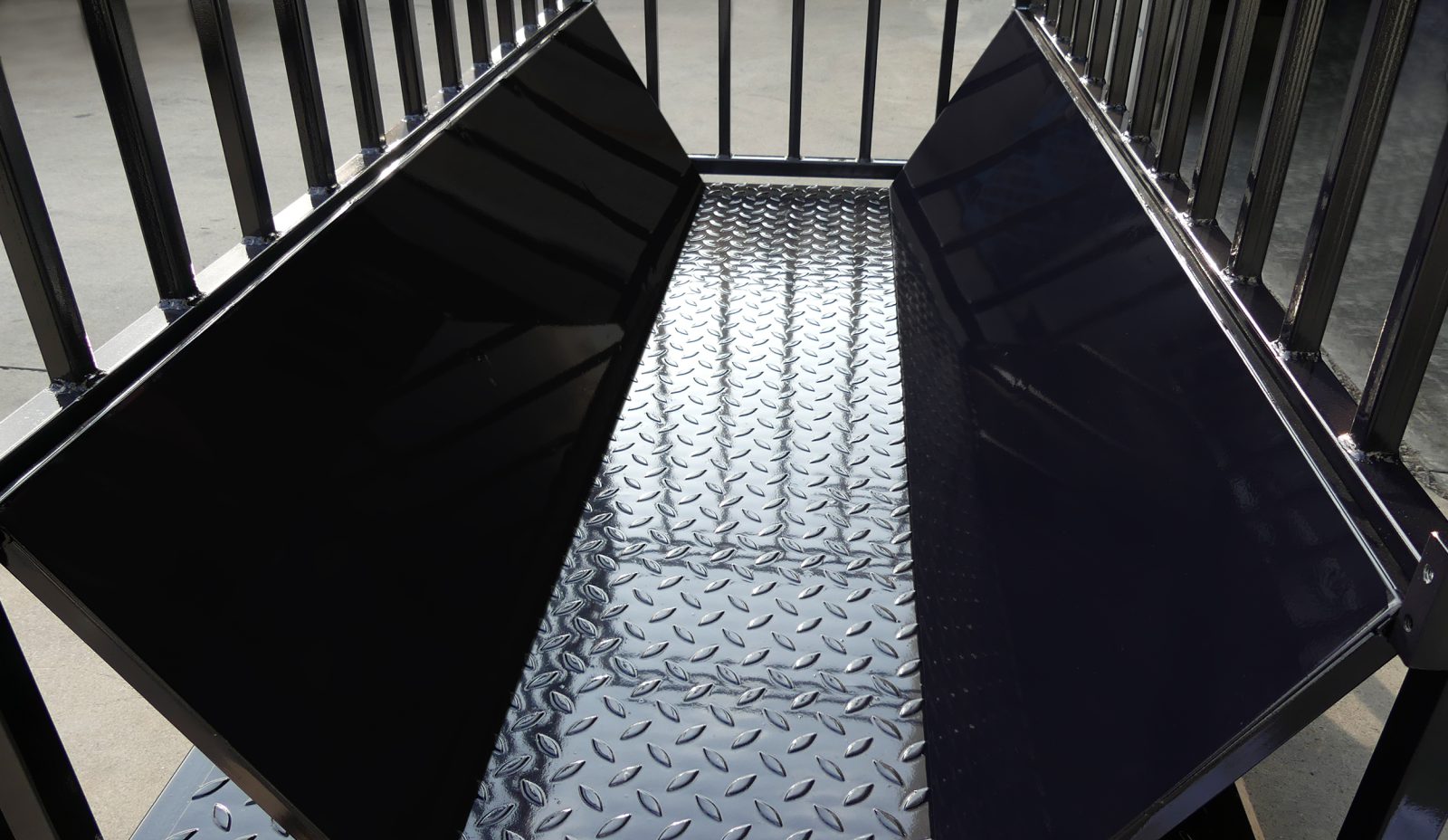 Interior platform of a livestock weighing crate